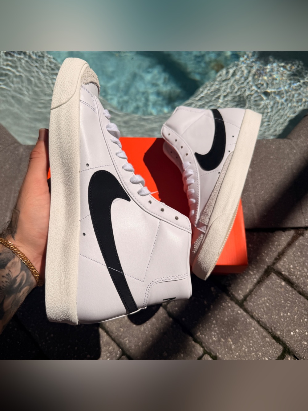 NIKE WOMEN’S BLAZER 77 VINTAGE MID SIZE 11 WHITE BLACK |CZ1055-100| - Picture 4 of 6